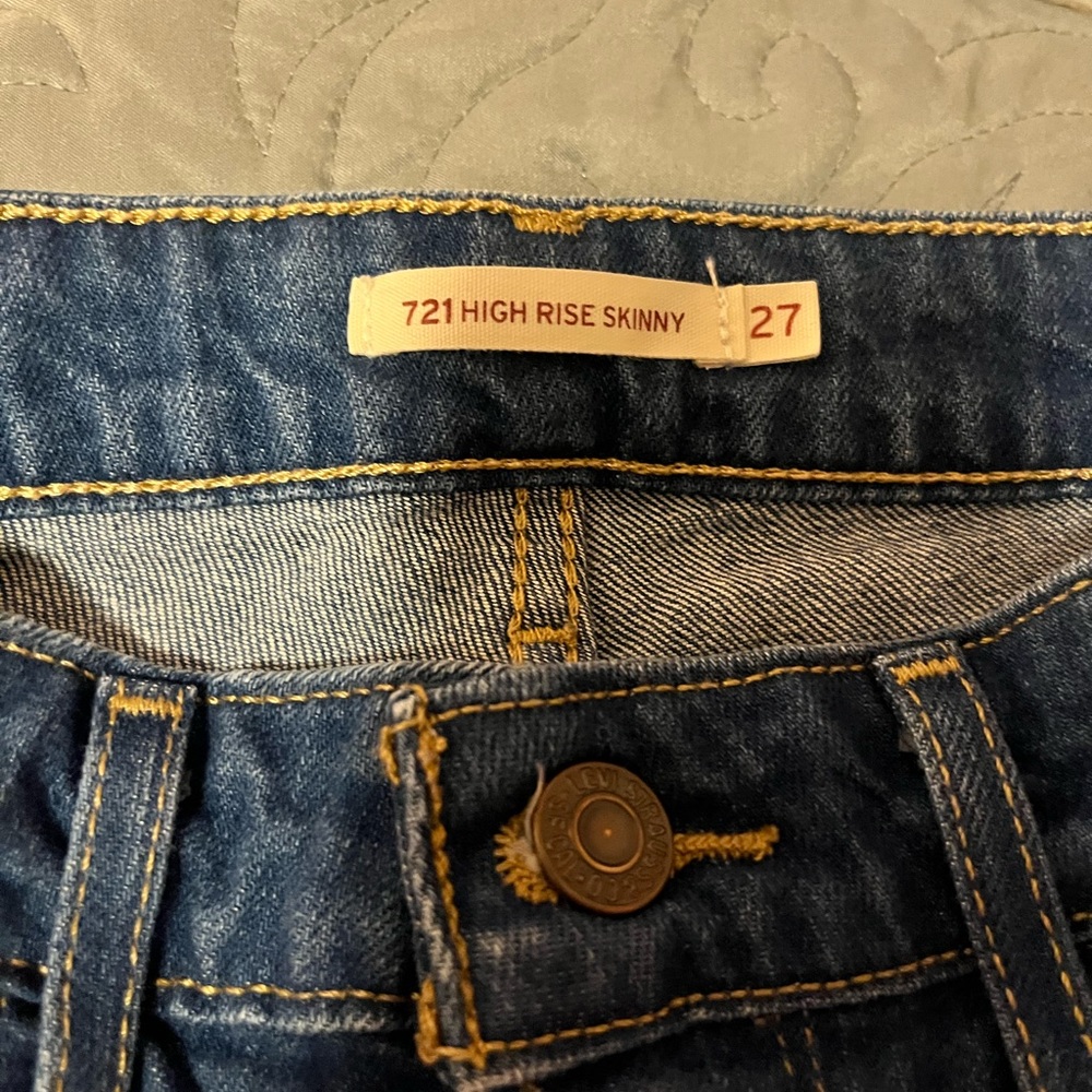 Levi’s High Rise Skinny - Picture 2 of 2